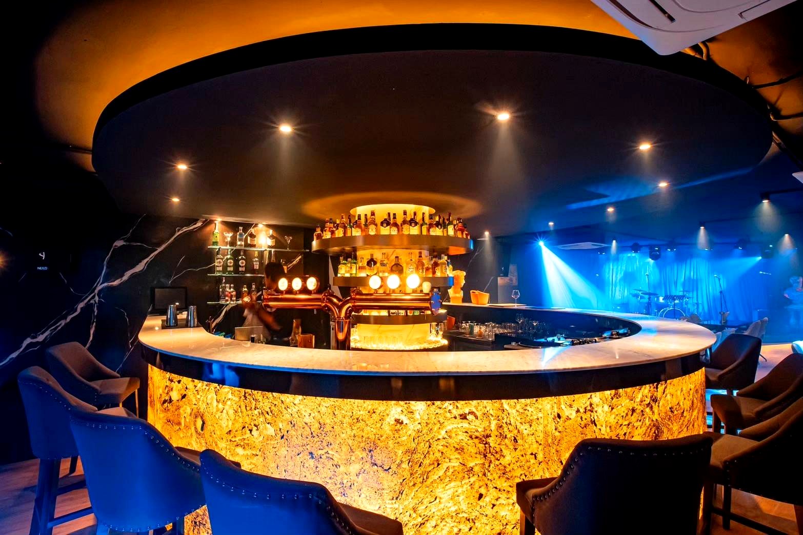 Dink Bar Atmosphere